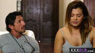 Boba Keisha kulrang hardcore mushuk fucking oldin xo&#039;roz so&#039;rib zavq