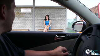 ���ກກະປົກຟຸເກັເປລົກໃນຖານີລົດເມ,ແດງໃຫ້ເຫັນຂອງນາງວິທີການທີ່ເຢັນແມ່ນສາທາລະນະເພດສໍາພັນໃນລັກສະນະ