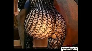 Немис шлюшки - Мейли, кончайте биздин киски